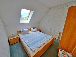 1 Schlafzimmer, Reisekinderbett, WLAN, BettwÀsche