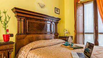 Doppel- oder Zweibettzimmer