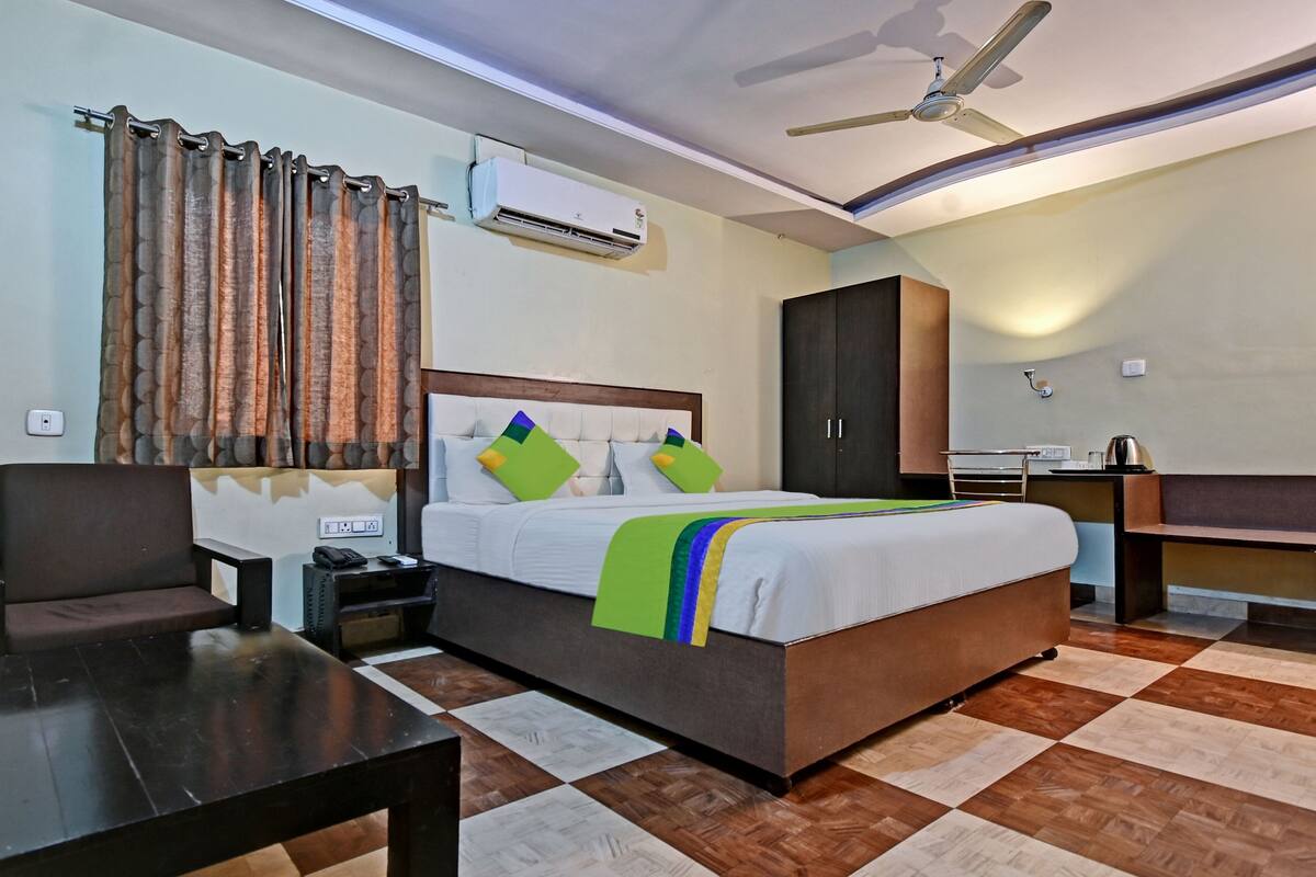 Soundproofing, rollaway beds, free WiFi