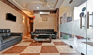 Lobby - Treebo Dream Palace Near Jaipur International Airport (Jaipur)