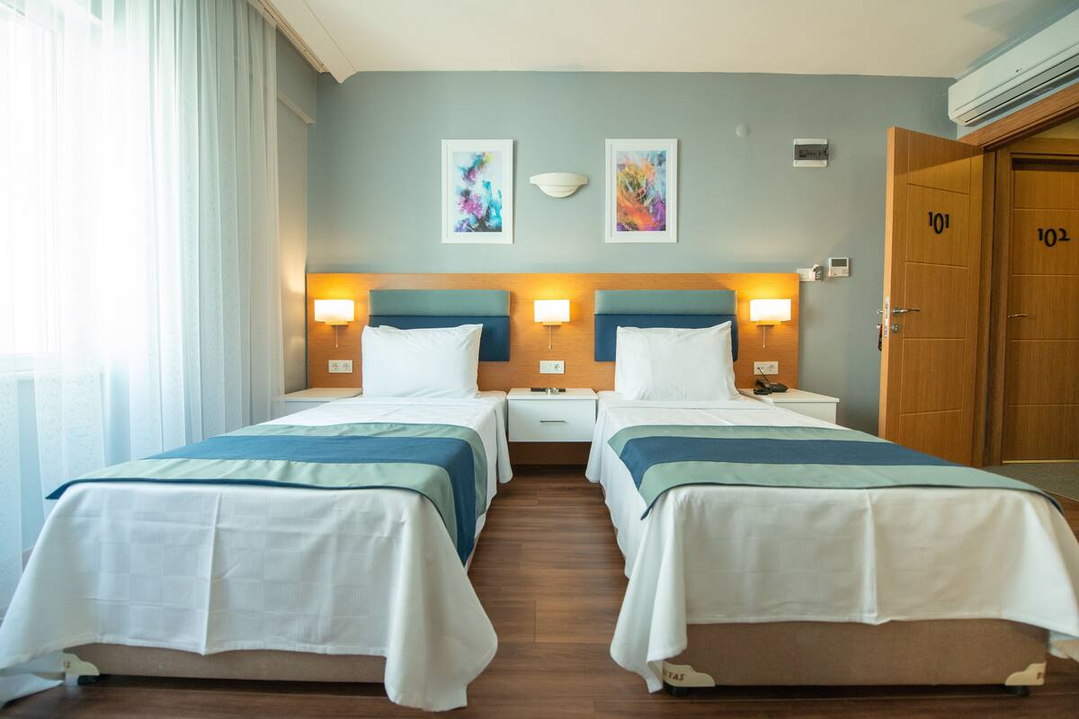 Minibar, in-room safe, desk, free cots/infant beds