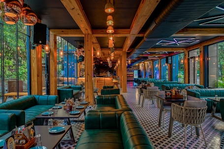 Bar (on property). Tarangi Resort and Spa