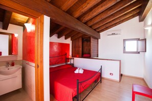 Soundproofing, bed sheets - B&B Perla del Sud (Collepasso)