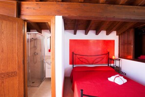 Habitación estándar doble | Sistema de insonorización y ropa de cama