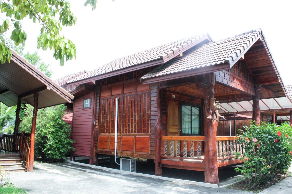 Thai House  | WiFi (free)