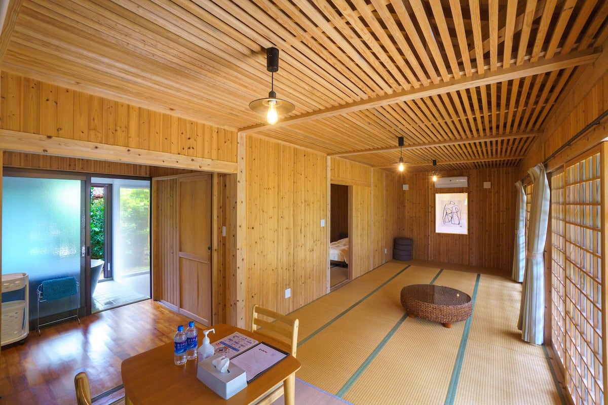Private Vacation Home, MAIBARAYA | Free WiFi, bed sheets