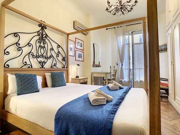 2 bedrooms, iron/ironing board