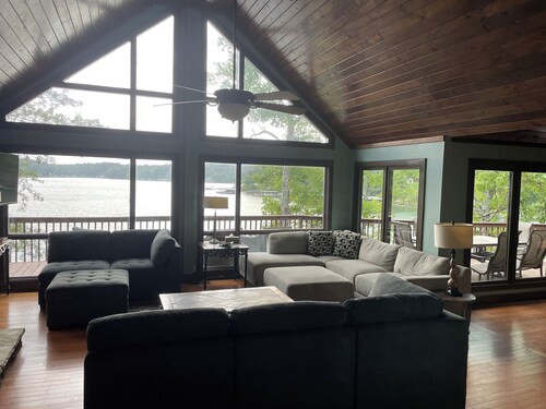 Family Paradise - Smith Lake Home 