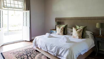Luxury Triple Room, Multiple Beds | Premium bedding, individually decorated, desk, free WiFi