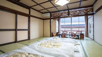 ํธ๋๋์
๋๋ฃธ, ๊ธ์ฐ (JP Style, Shared Bathroom) | ๊ฐ์ค ๋ด ๊ธ๊ณ , ์ฑ
์, ๋ฌด๋ฃ WiFi, ์นจ๋ ์ํธ