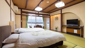 ห้องทราดิชันนัลทวิน, สูบบุหรี่ได้ (Japanese Western Style) | ตู้นิรภัยในห้องพัก, โต๊ะทำงาน, Wi-Fi ฟรี, ผ้าปูที่นอน