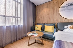 Premium bedding, blackout curtains, iron/ironing board, free WiFi - Guangzhou Nuomo International Hotel (Guangzhou)