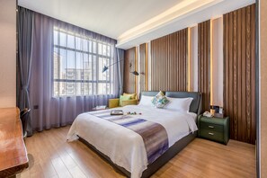 Phòng đôi Deluxe | Bộ đồ giường cao cấp, màn/rèm cản sáng, bàn ủi/dụng cụ ủi quần áo 