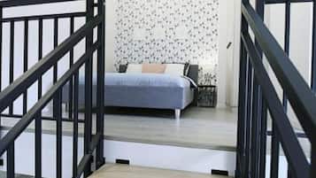 Cortinas blackout, tabla de planchar con plancha y cunas gratuitas
