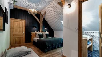 Egyptian cotton sheets, premium bedding, individually decorated