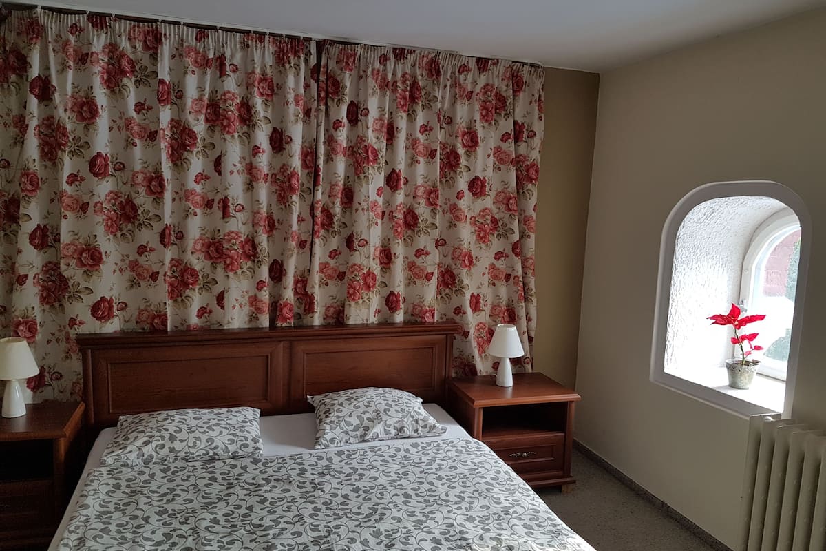 Deluxe Double Room, 1 King Bed, Park View | 1 bedroom, blackout drapes, iron/ironing board (on request), bed sheets