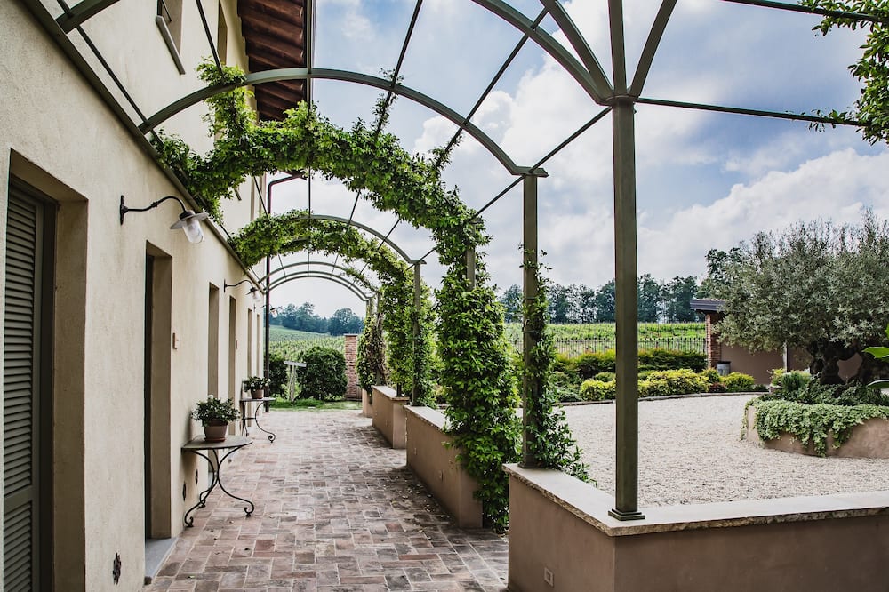 Prime Alture Wine Resort
