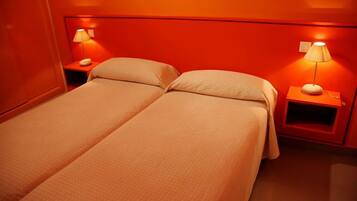 Twin Room, 2 Single Beds | Rollaway beds, free WiFi