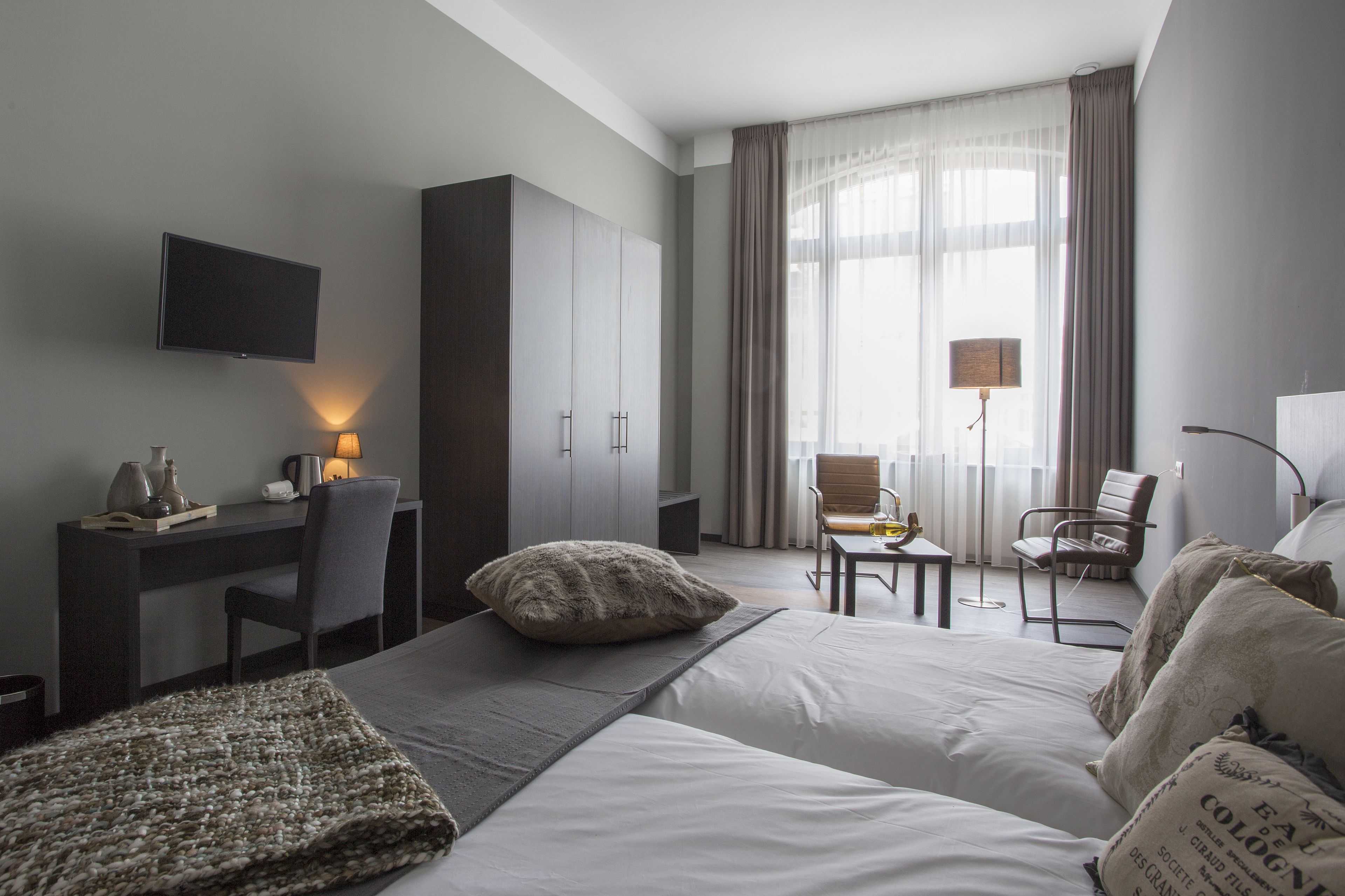 1 bedroom, premium bedding, minibar, in-room safe