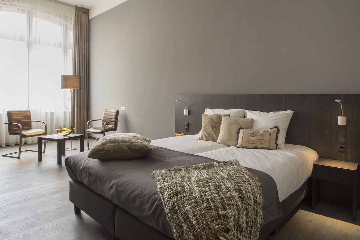 1 bedroom, premium bedding, minibar, in-room safe