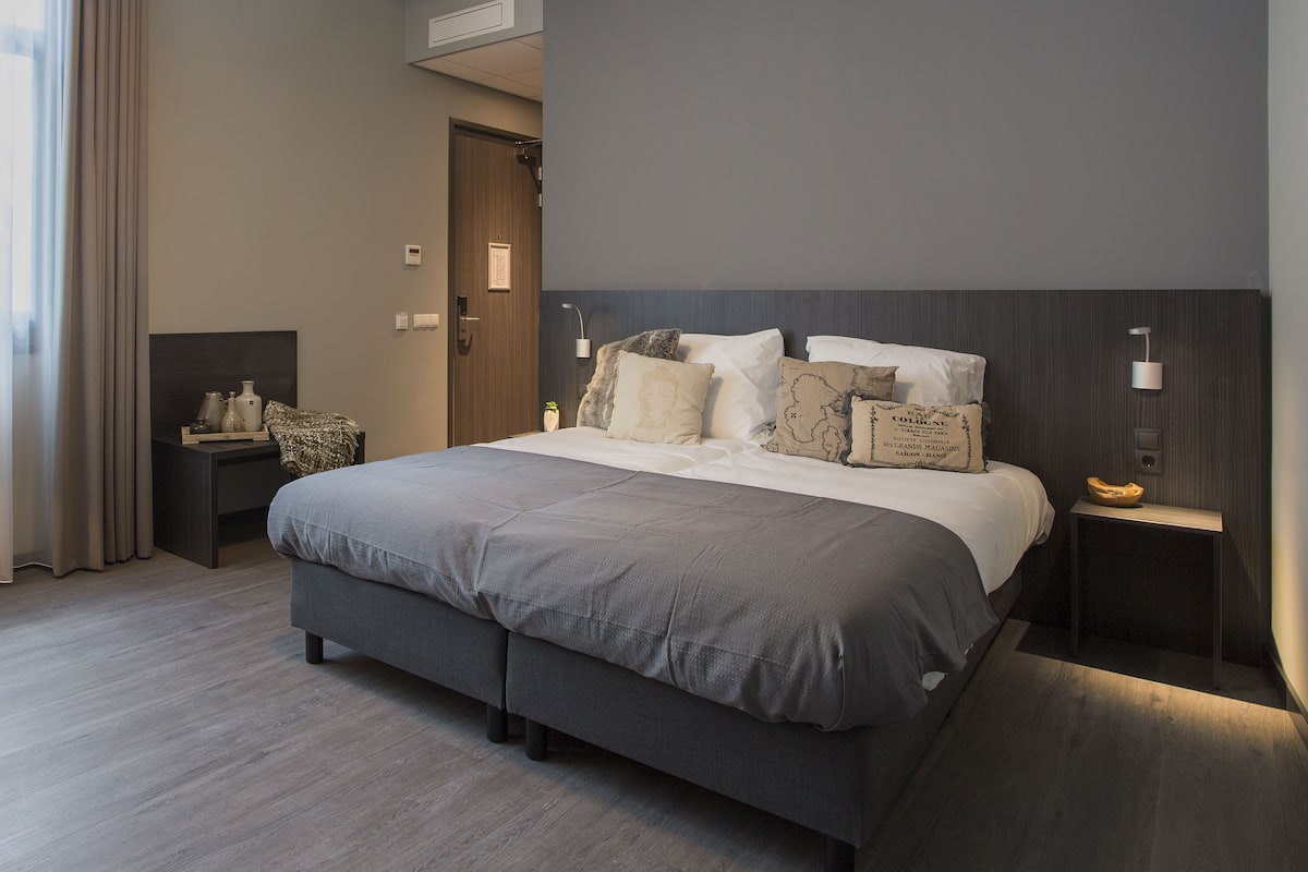 1 bedroom, premium bedding, minibar, in-room safe