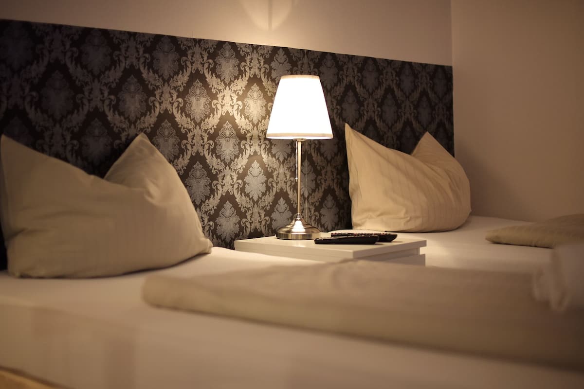 Economy Double Room | Hypo-allergenic bedding, individually decorated, individually furnished