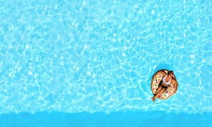 Outdoor pool, a heated pool, pool umbrellas, sun loungers - Cretan Breeze Villa Heated Pool (Apokoronas)