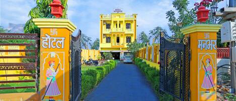 EntrĂ©e de lâhĂ©bergement