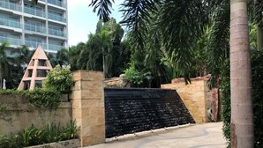 Unclassified image, 2 of 30, button - Club Royal Condominium D (Pattaya)