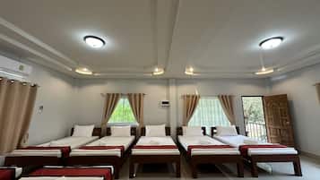Superior House, Garden View, Garden Area | Blackout curtains, bed sheets