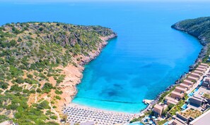 在海灘附近、白沙