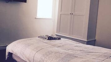 Double Room | Free WiFi, bed sheets