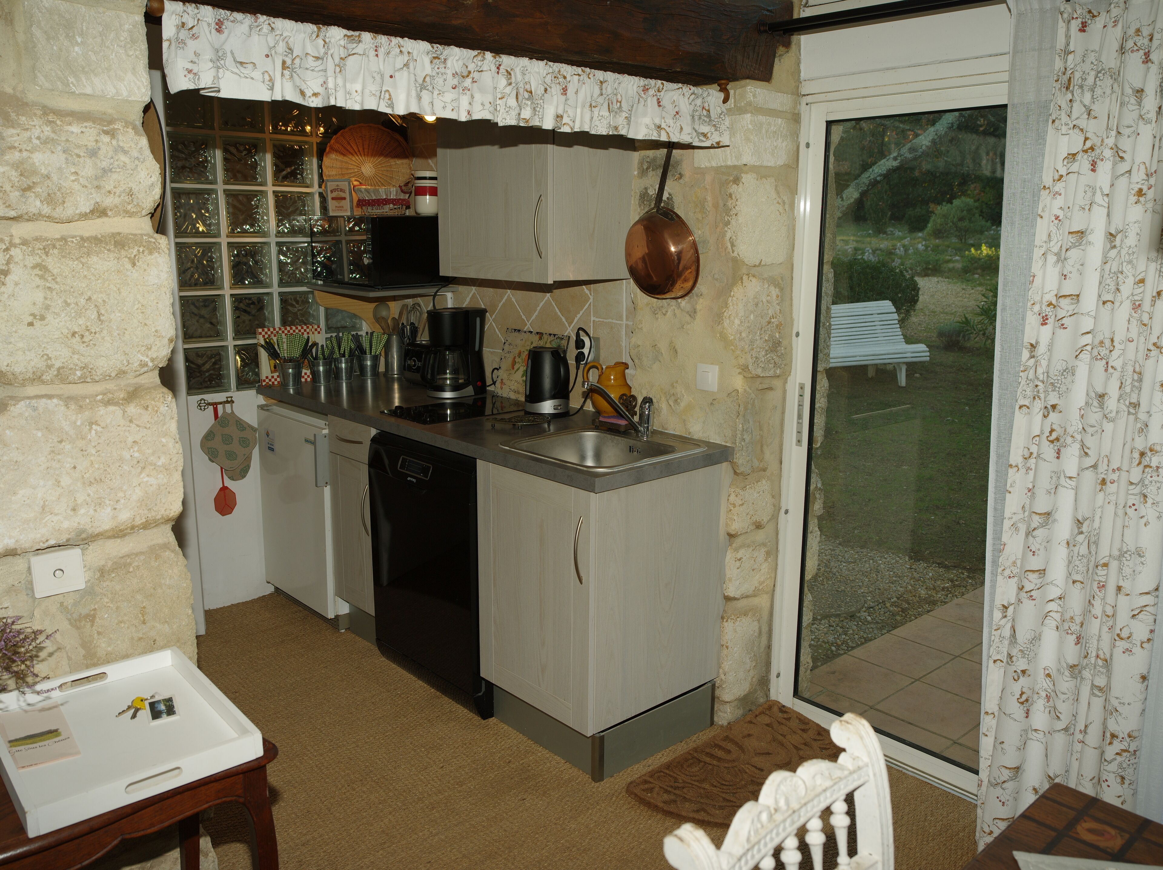 家庭套房, 2 間臥室 | 私人廚房 | 電冰箱、微波爐、爐台、鍋具/餐盤/廚房用品