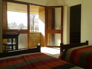 Family Room | Soundproofing, free cribs/infant beds, bed sheets