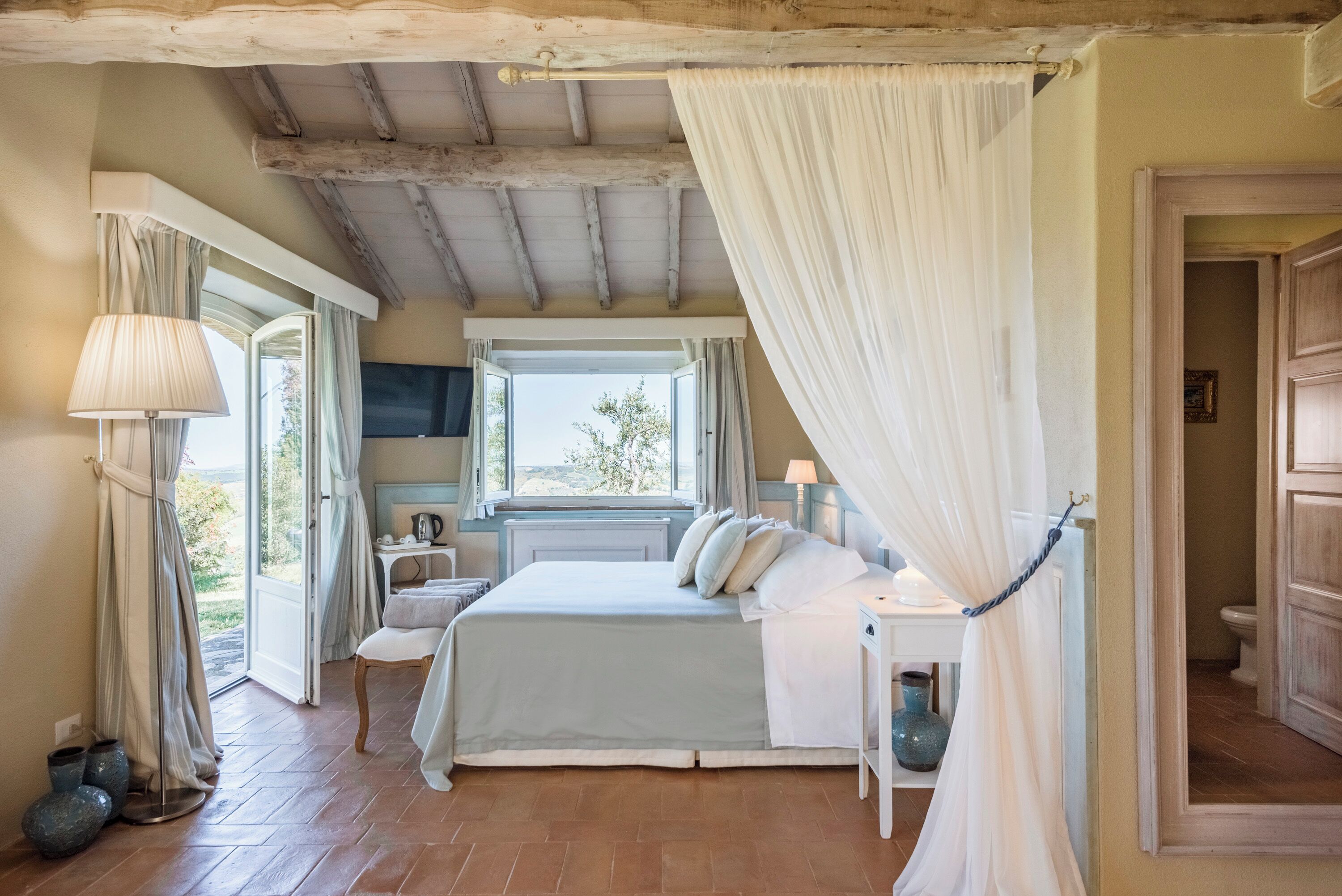 Luxury Suite, 1 Bedroom, Jetted Tub, Garden View