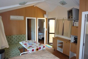 Bungalow (Tajo-Jarama) | Free WiFi, bed sheets - Camping Internacional de Aranjuez (Aranjuez)