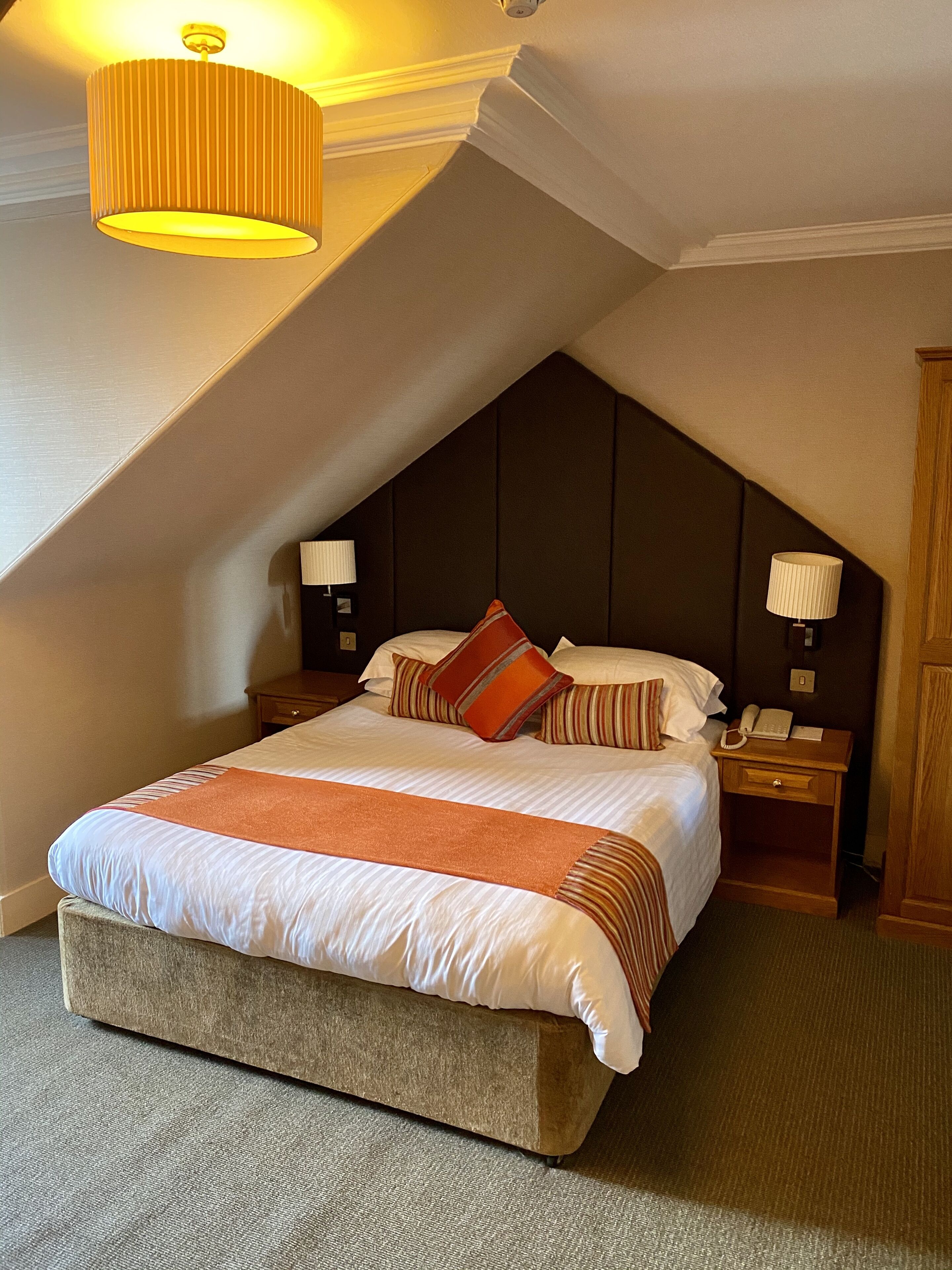 Double Room | Desk, iron/ironing board, free WiFi, bed sheets