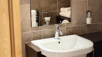 Double Room | Bathroom