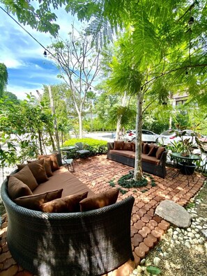 Exterior - Bangkok Oasis Hotel (Bangkok)