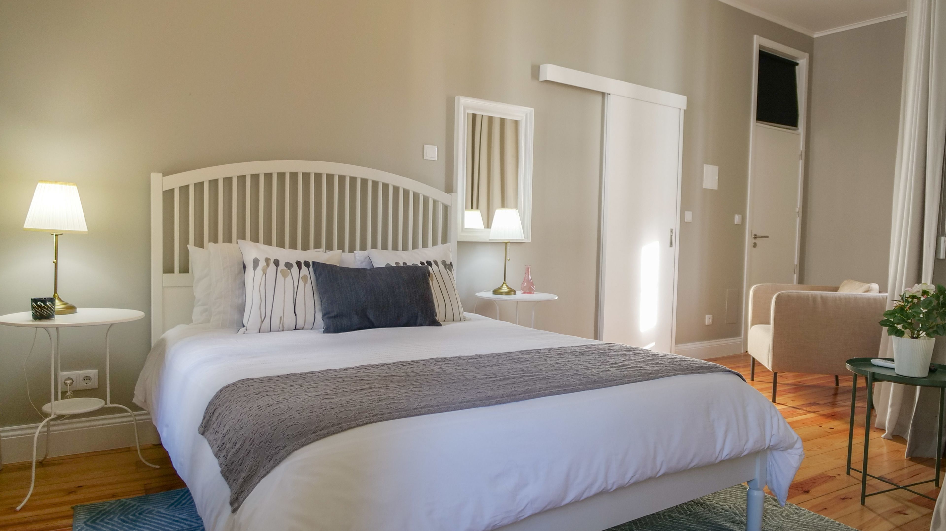 Basic-Doppelzimmer (Chiado) | Kostenlose Babybetten, kostenloses WLAN, Bettwäsche