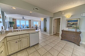 Condo, 2 Bedrooms | Private kitchen
