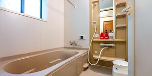 独立别墅 | 浴室 | 免费洗浴用品、吹风机、拖鞋、坐浴桶