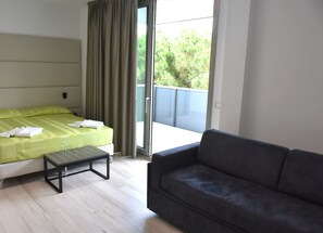 Phòng 3 | Minibar, két bảo mật tại phòng, bàn, phòng cách âm 