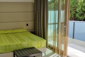 Phòng đôi hoặc 2 giường đơn | Minibar, két bảo mật tại phòng, bàn, phòng cách âm 