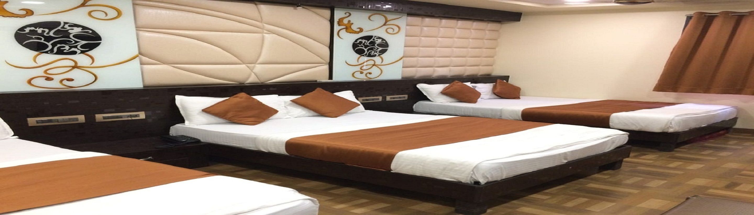 Rom – grand, ikke-røyk | Ekstrasenger (mot et tillegg) og kablet internett (inkludert)