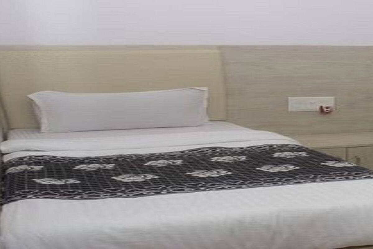 In-room safe, iron/ironing board, rollaway beds, free WiFi