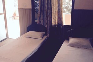 Standard Double Room | Bilik Mandi | Pancuran mandi, kelengkapan dandanan diri percuma, tuala disediakan