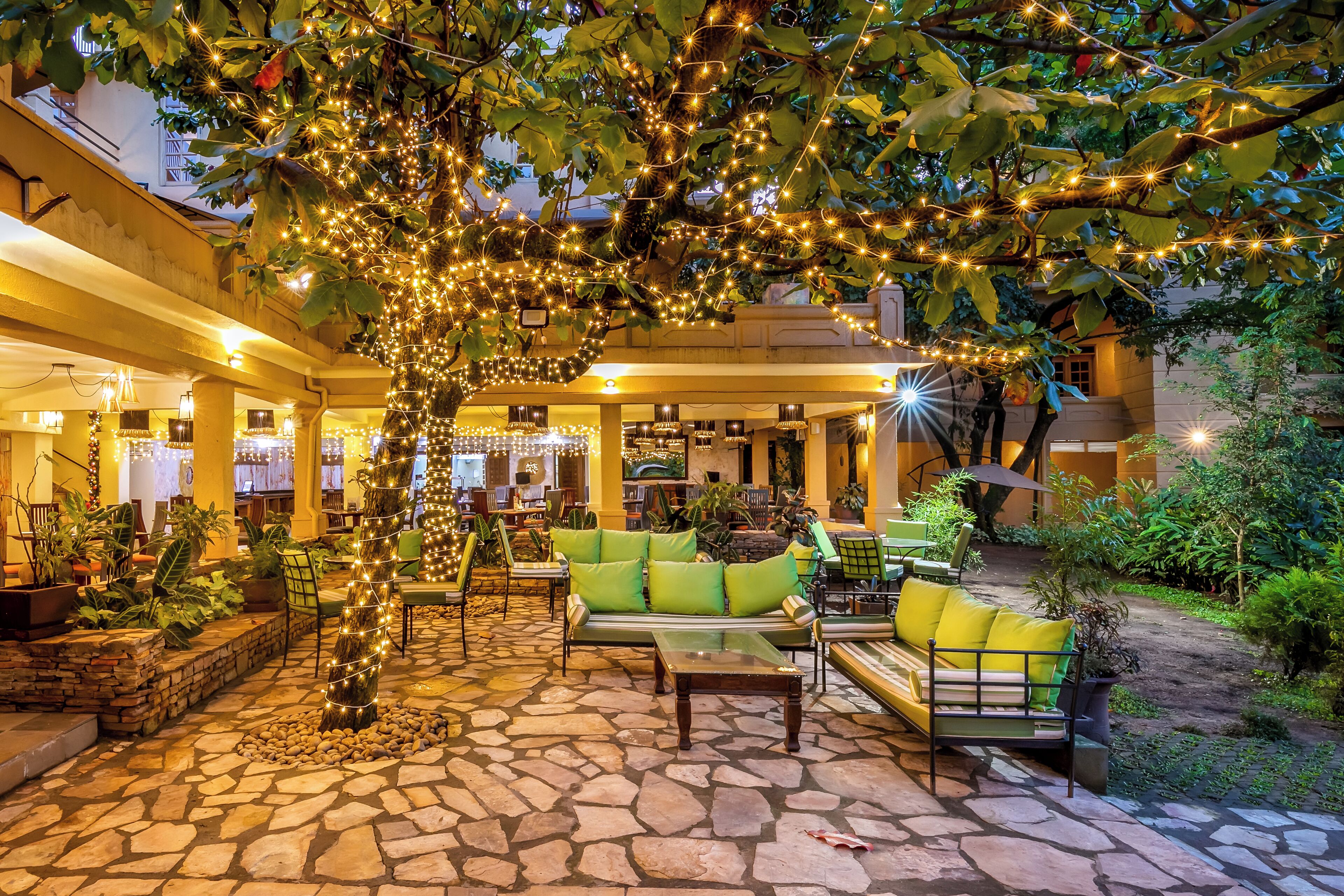 Khuôn viên nơi lưu trú