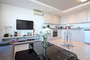 Apartment, 1 Bedroom | Living room