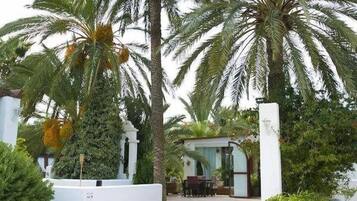 Pintu masuk hartanah